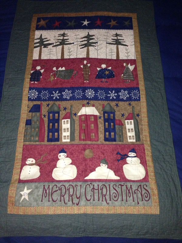 Christmas Quilt and Runners
