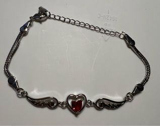 Small silver tone bracelet