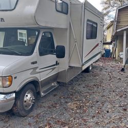  2003 Ford E450 Coachmen Motorhome 28FT MOTORHOME – LOW MILES – STRONG V10 ENGINE! 🚨