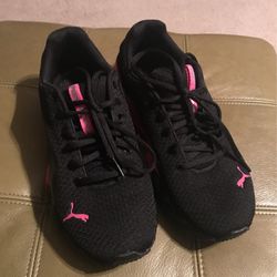 Puma size 7 1/2 Women’s Shoes
