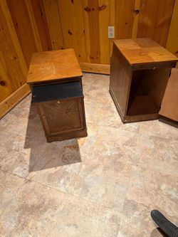 Vtg Clean Oak Veneer End Tables OBO