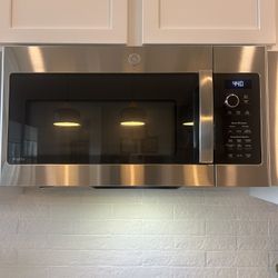 GE Microwave Oven
