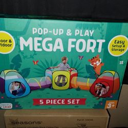 New Pop Up And Play Mega Fort $30 for Sale in Victorville, CA