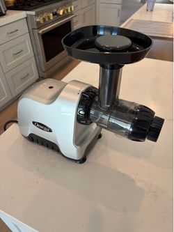 Omega Juicer