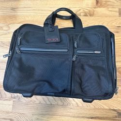 TUMI Deluxe 2 Wheeled Case Brief Carry On Luggage 