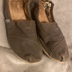 Size 7 Shoes For Women And Youth Still Lots Of Life On It