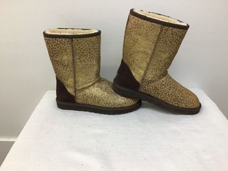 UGG new size 7