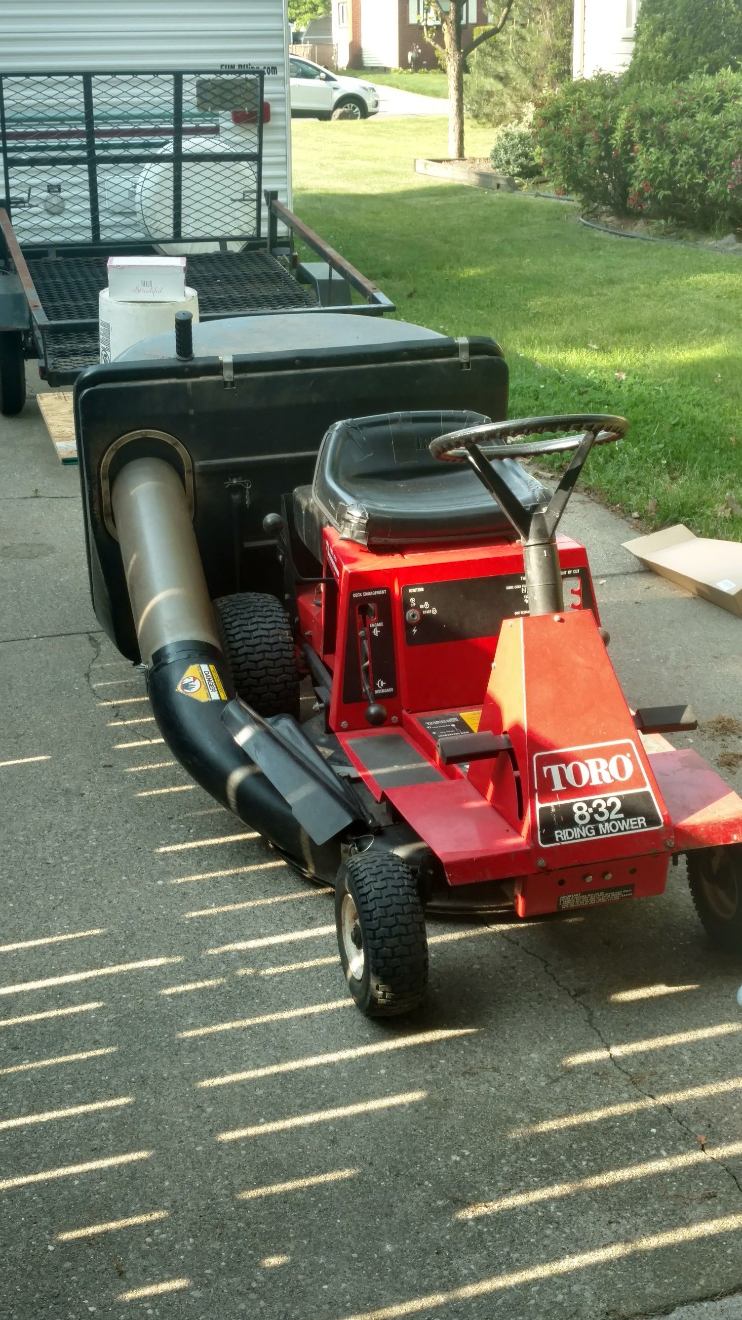 Toro 8-32 riding mower runs and cuts