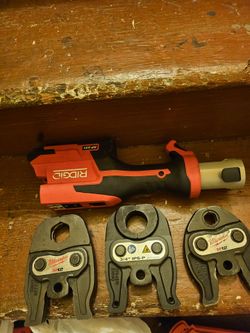 RIDGID RP 251 Press Tool with Milwaukee M12 Jaws