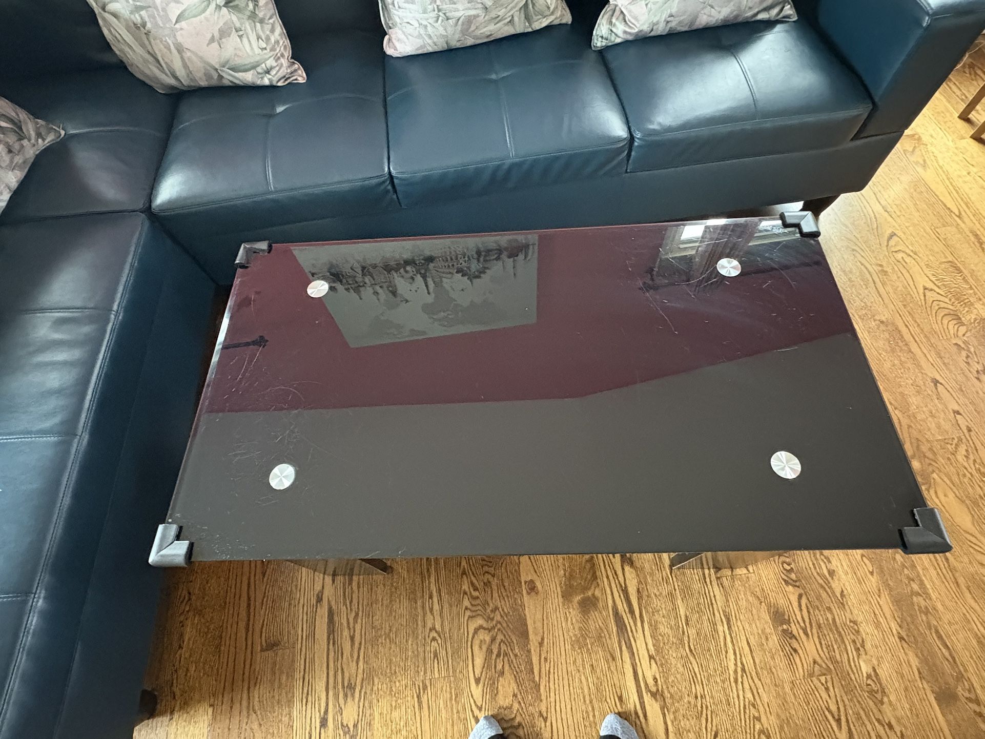 Coffee Table With Glass Top And Bottom With Great Condition