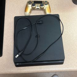 PS4 Slim 