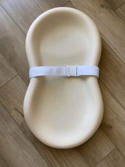 Keekaroo Peanut Changer Wipeable Diaper Changing Pad (Vanilla)