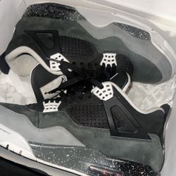 Retro Jordan 4s