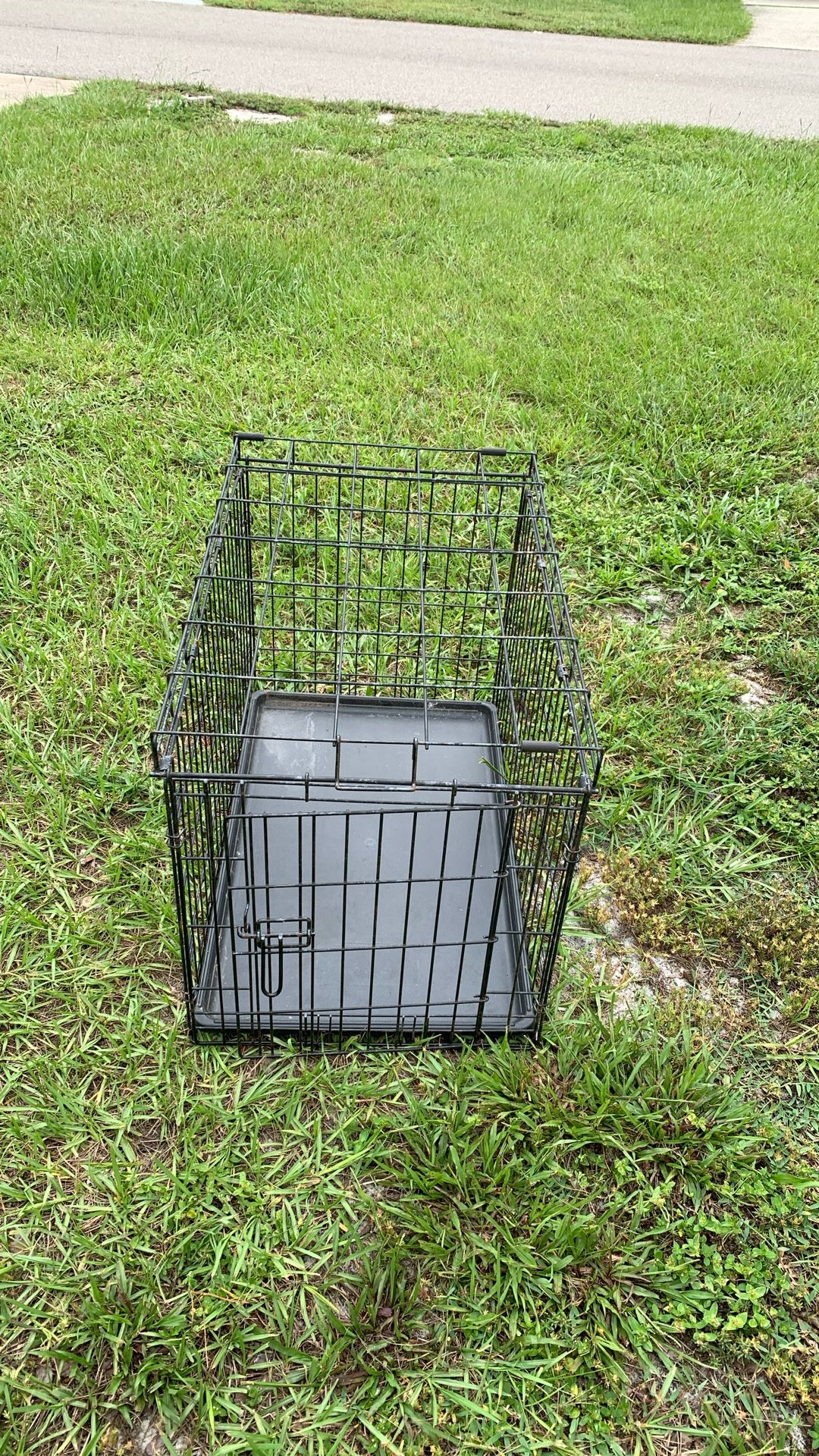Metal Medium Size Dog Crate 
