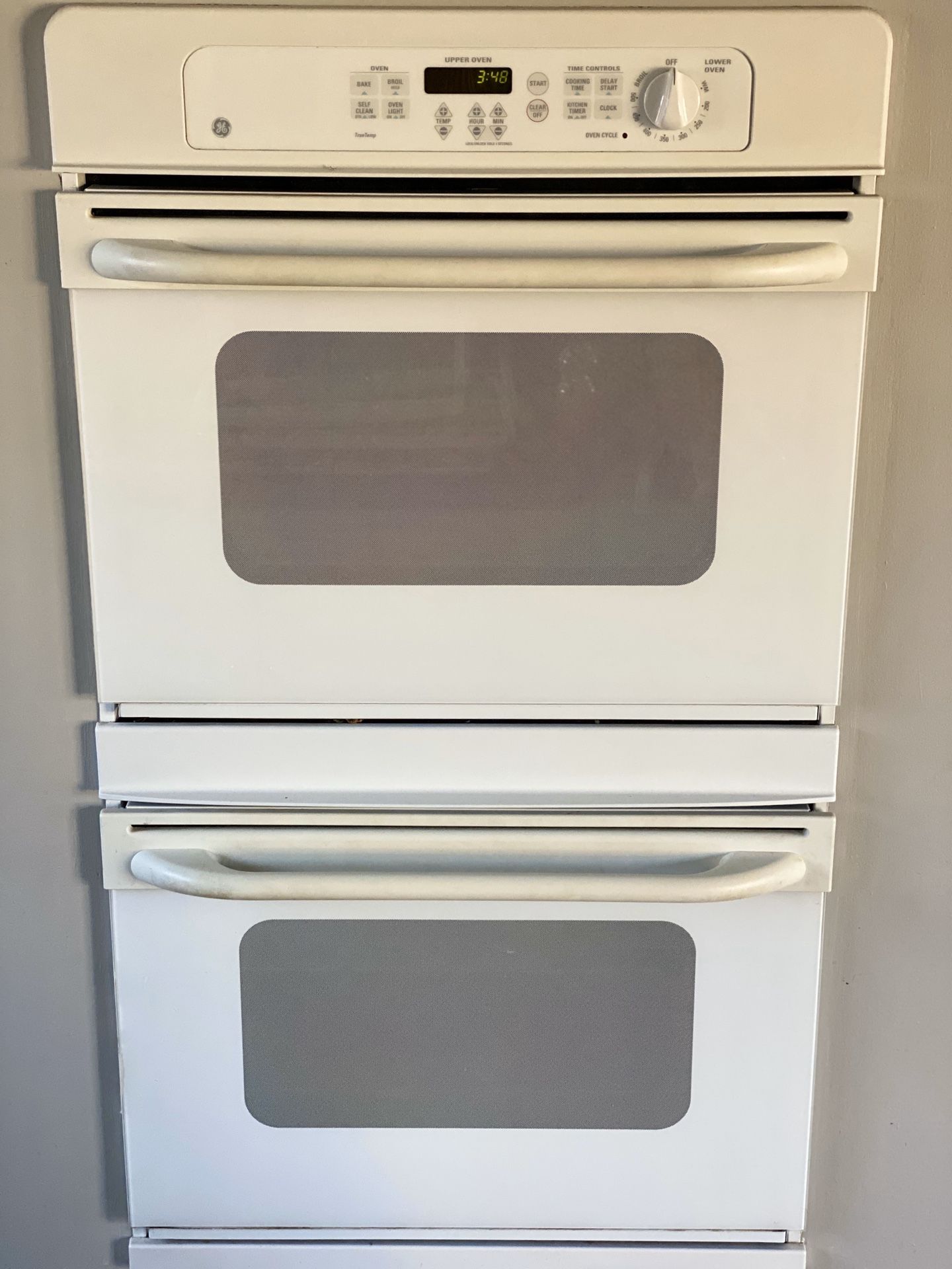30” white double convection oven