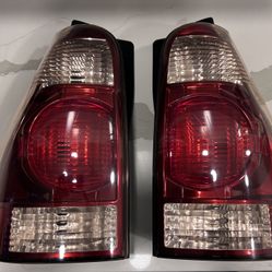 03-05 4Runner Taillights 