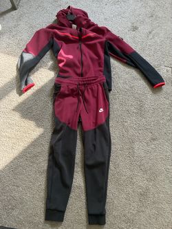 Nike tech