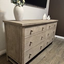 Farmhouse 6-drawer dresser