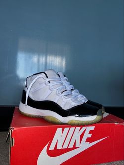 Air Jordan 11 Retro Concord Sneakers