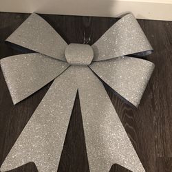 2 christmas bows and stickers