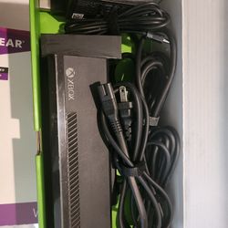 Kinect and Kinect adapter for Xbox One S and Windows 10
