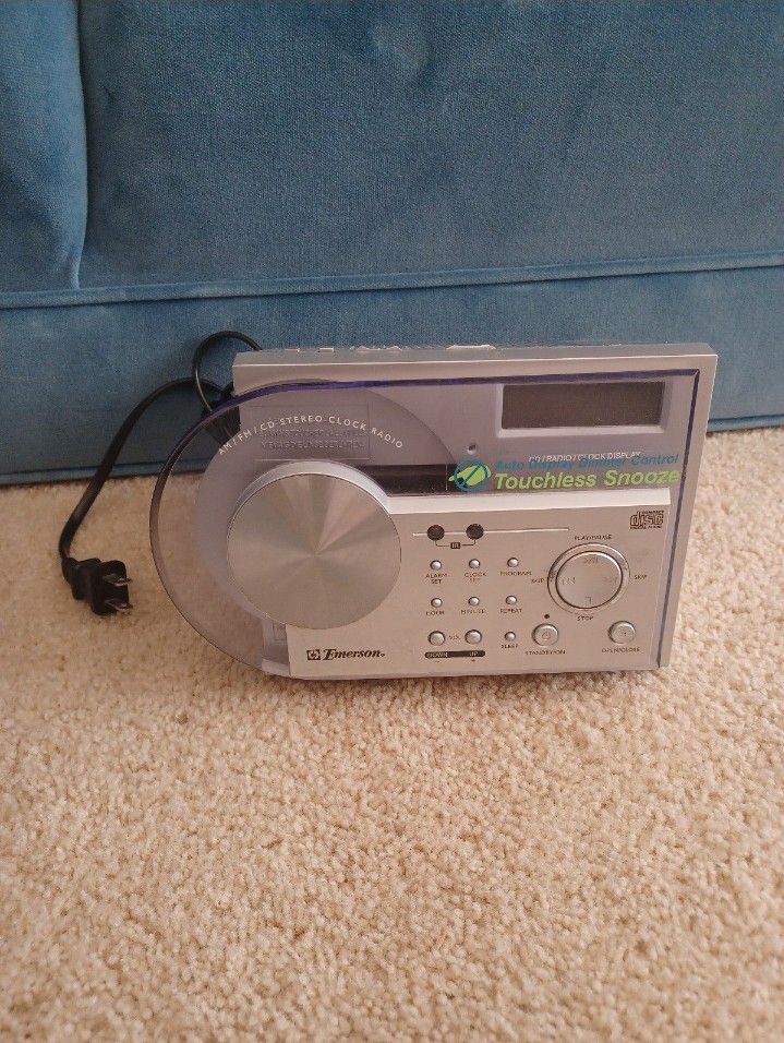 WORKING Emerson CKD2328 AM / FM Radio CD Player Alarm Clock