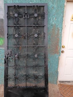 METAL DOOR.