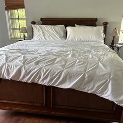 Reduced !!!Wood King Bed With Spring Box 