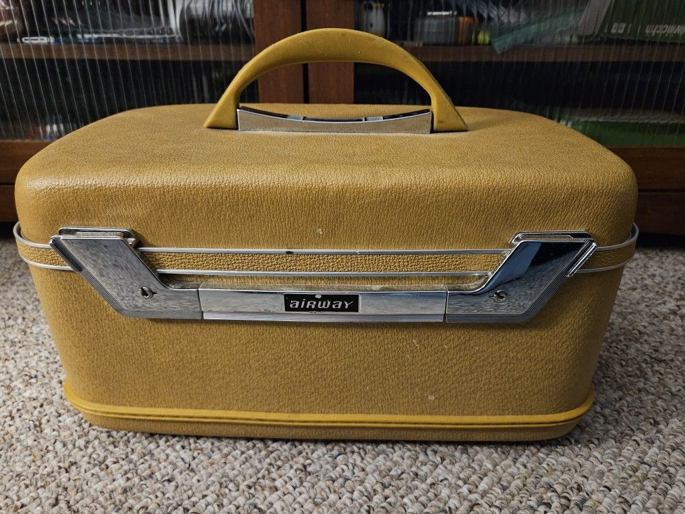 Vintage Airway Train Case Makeup Carry On