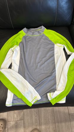 Long Sleeve Athletic Rash Guard Shirt