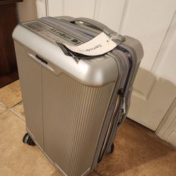Samsonite Silhouette 17 Carry-on Hardside Spinner