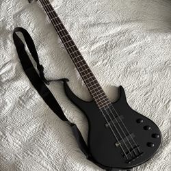Toby by Tobias Bass Guitar