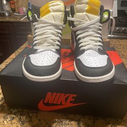 Air Jordan 1 Retro High OG Volt