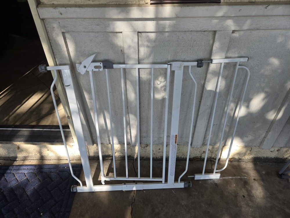 Moving Everything Must Go! Baby Gate