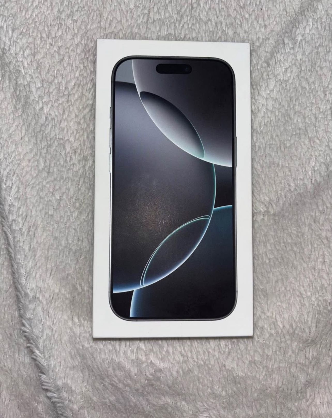 iPhone 16 pro 512gb white titanium