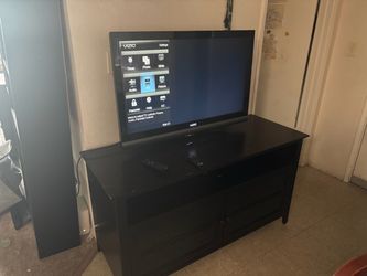 TV Vizio 40" + Entertainment Center - $150 (Pickup only)