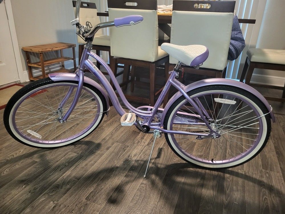 Schwinn Kids' Legacy 24"Cruiser + Cellphone Holder