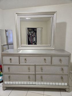 Silver Dresser with Mirror 7 Drawers Sofia Vergara Collection