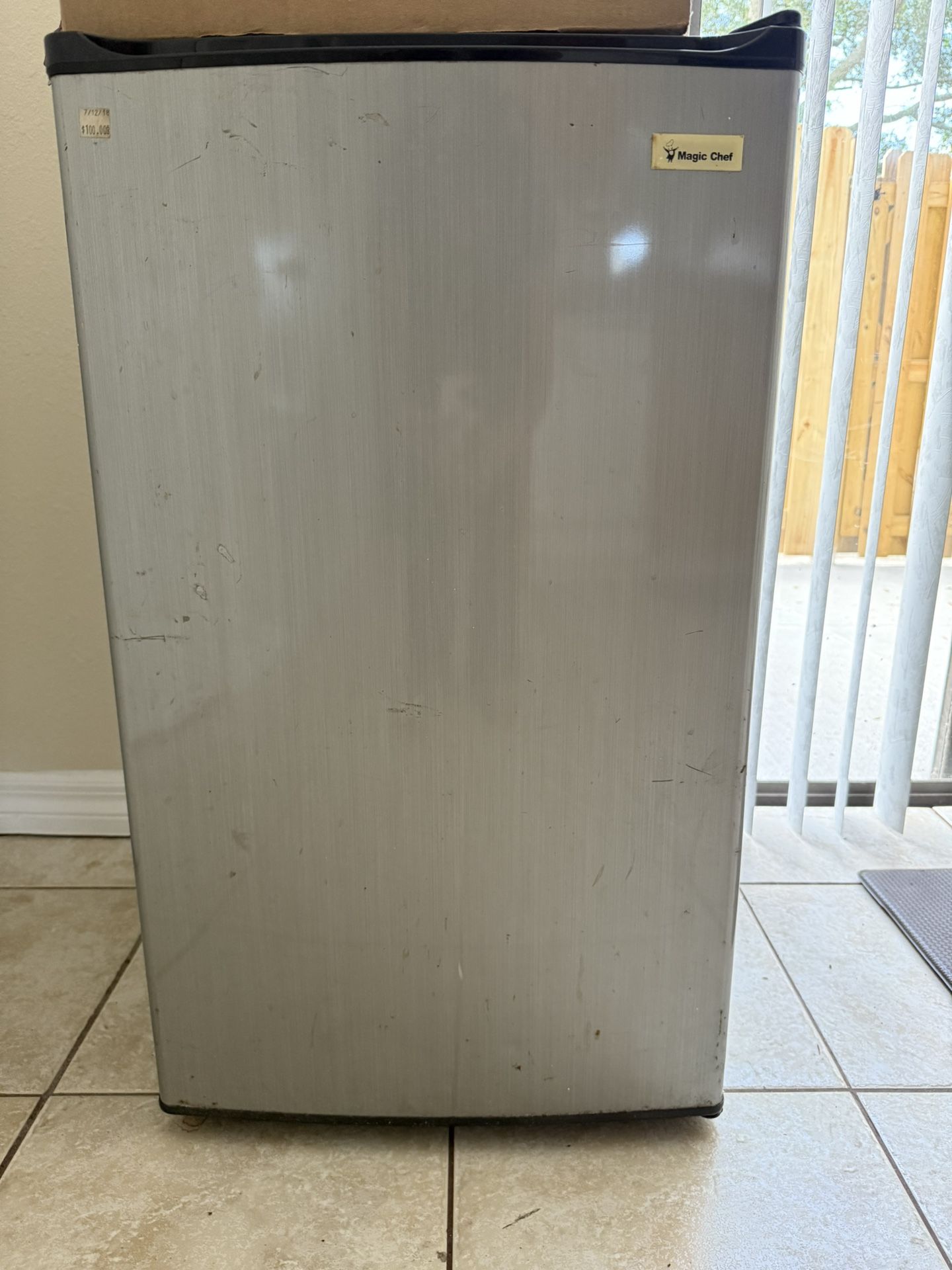 Mini Fridge Magic Chef