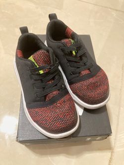 Under Armour toddler tennis size 8 k