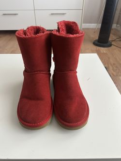 red uggs size 7