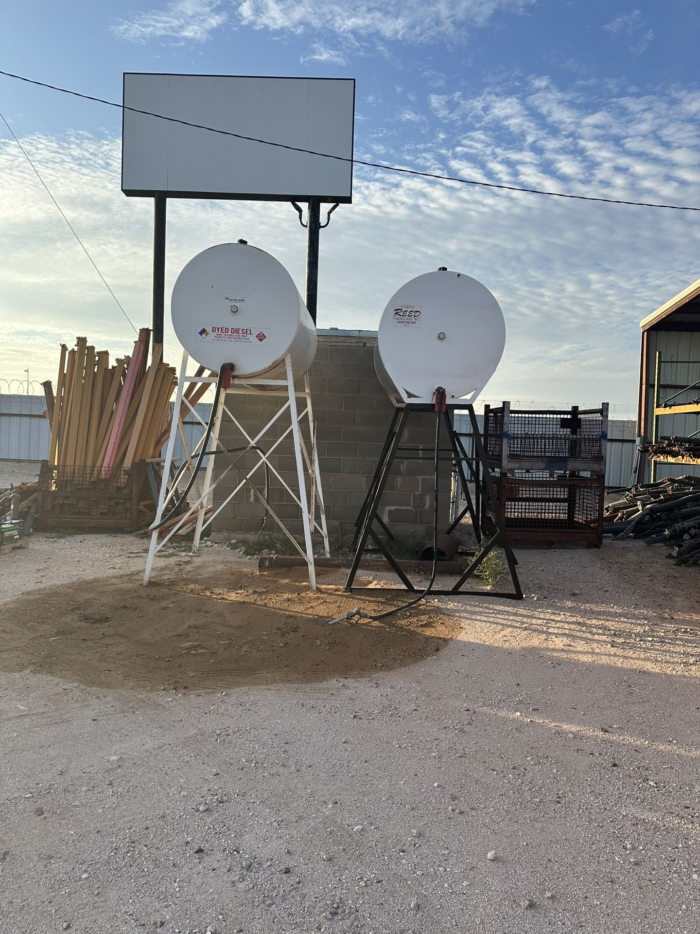 500 Gallons Fuel Tanks With Stands And Hoses