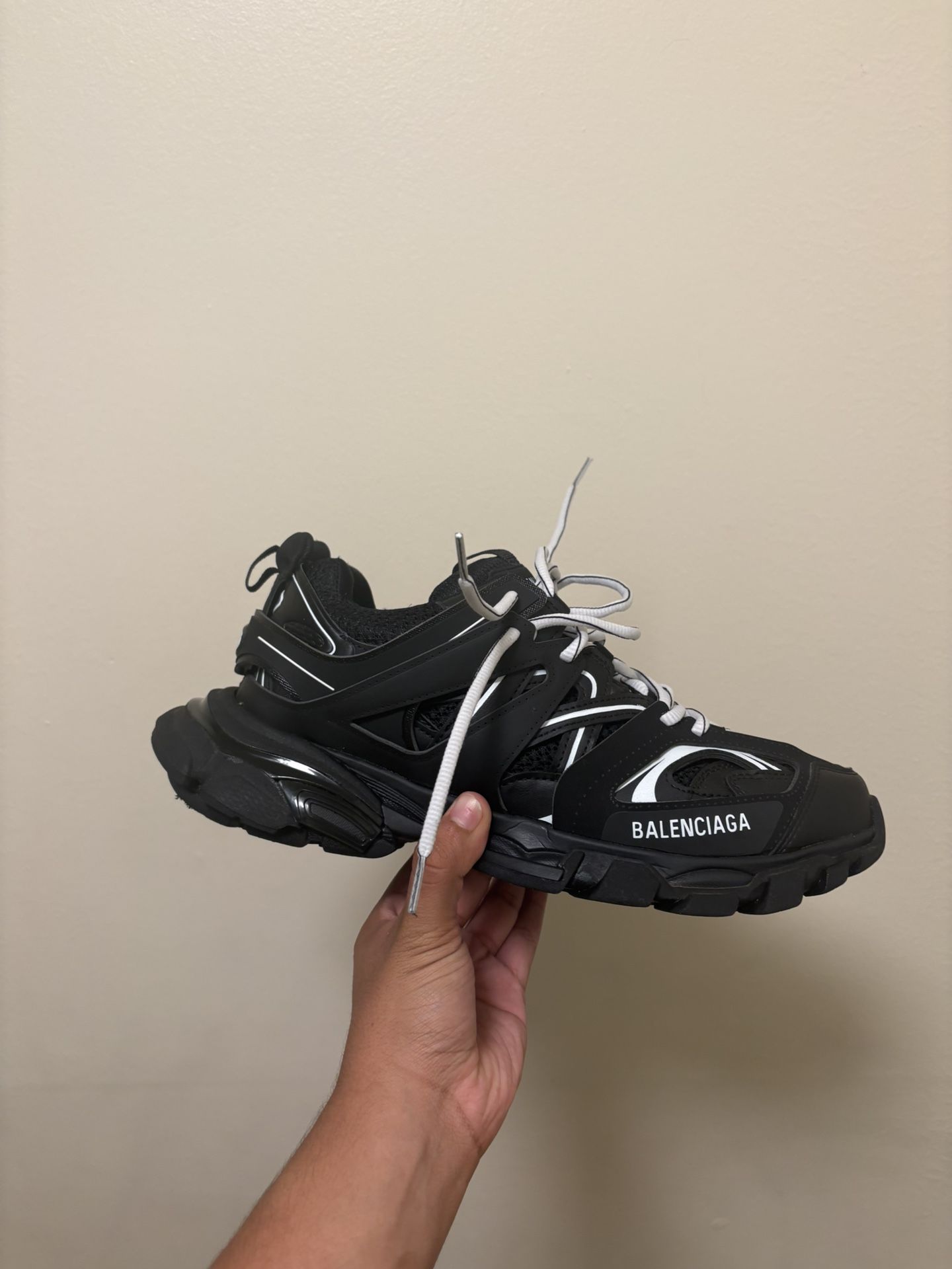 Balenciaga Tracks” Black White “