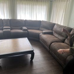 Rooms to go, leather suede sectional(power reclining)
