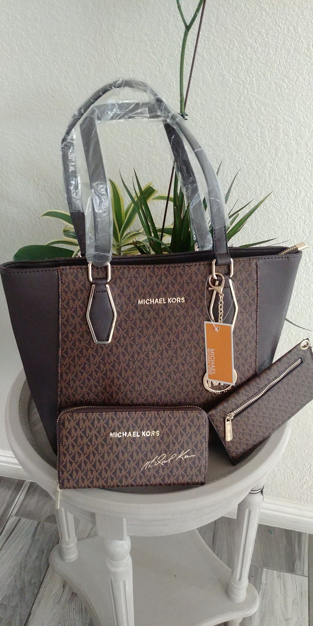 Brand new womens handbag 3 piece set