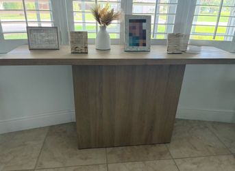 Sofa Table: Boca Grande Sofa Table from City Furniture in Light Tone Oak