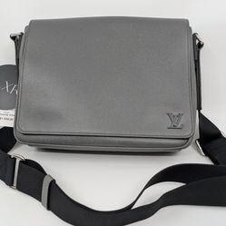 Louis Vuitton Grey Messager Bag Authentic