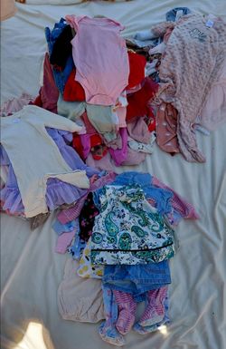 Baby girl clothes. Ropa de niña