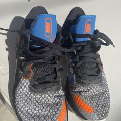 Nike Fits Size 7.5-8 Men/Women