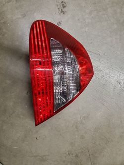 07-09 Mercedes E-class Taillight